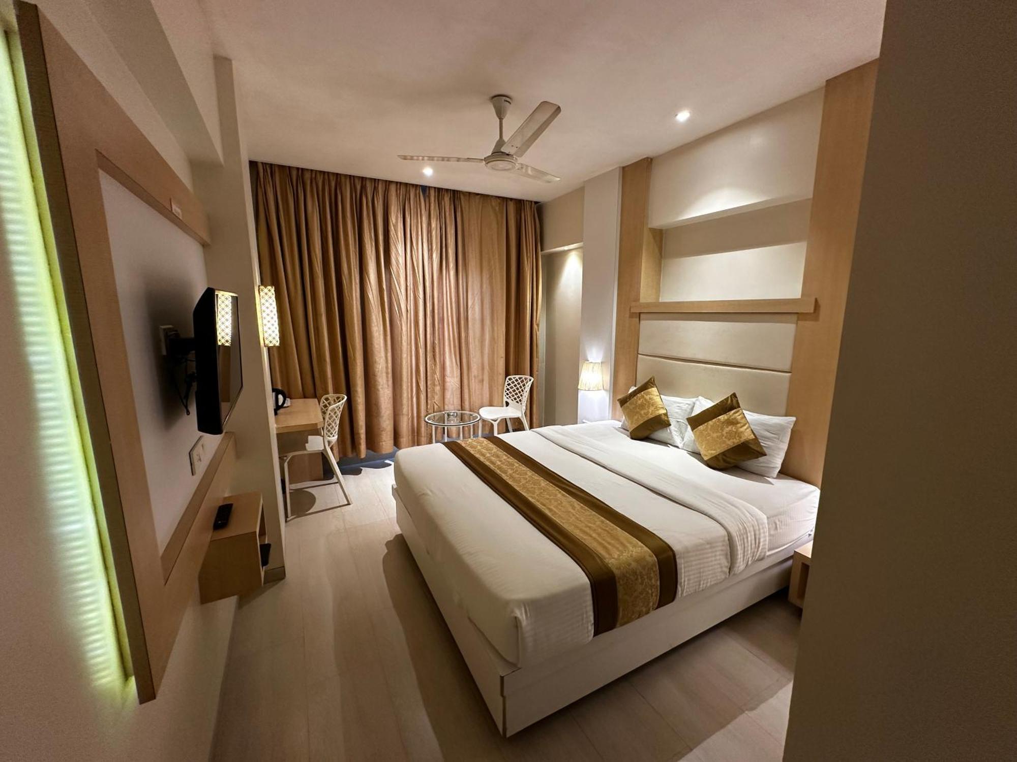 South Coast Hotel Wagle Estate Thane Buitenkant foto